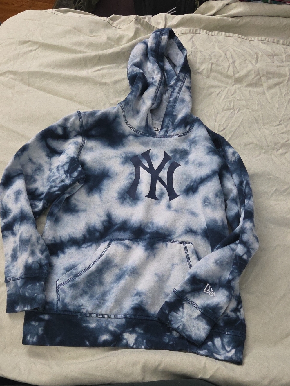 NY Yankee Hooded Blue Tie Dye Sweatshirt - Size 8